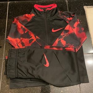 Nike toddler sweatsuit.
